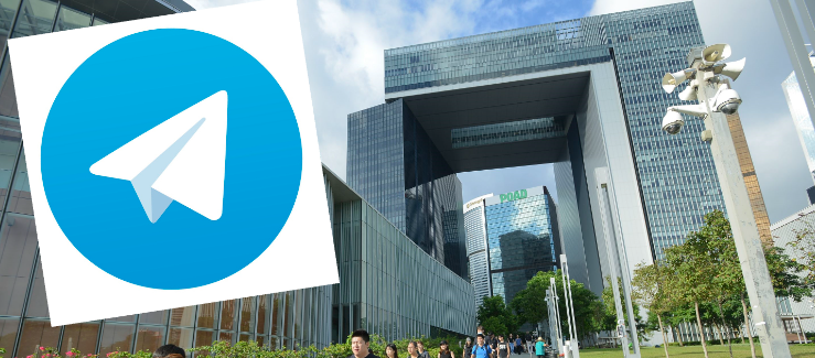 Real-time chat translation software